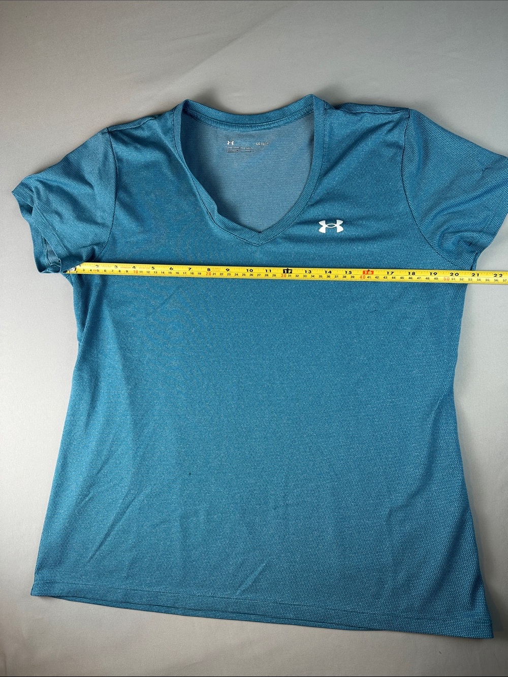 Under Armour Women’s Shirt Teal Short Sleeve V-neck Tee - Picture 3 of 7